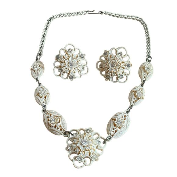 Carved Celluloid Necklace & Earring Set White Flowers Rhinestones 16" Screwbacks - Picture 5 of 16
